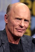 Ed Harris interprète l'homme en noir.