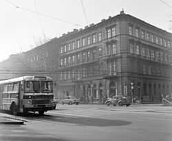 Ikarus 180-as busz 106-os jelzéssel 1974-ben a Bajcsy-Zsilinszky úton