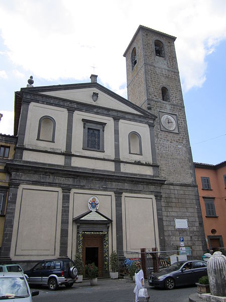 File:Cattedrale di Bagnoregio.JPG