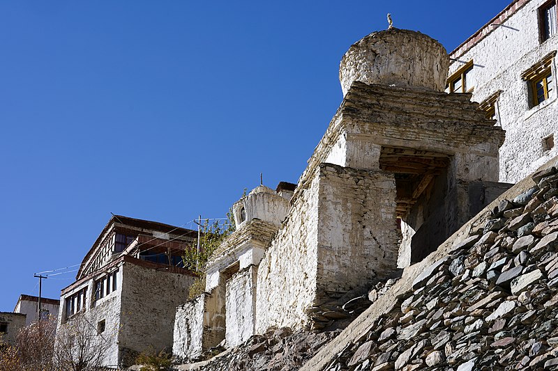 File:Entrance Karsha Gompa Zanskar Oct22 A7C 03946.jpg