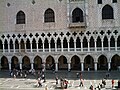 Arcs apuntats rebaixats al Palau Ducal de Venècia.