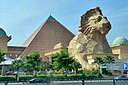 ☎∈ The front facade of Sunway Pyramid shopping mall.