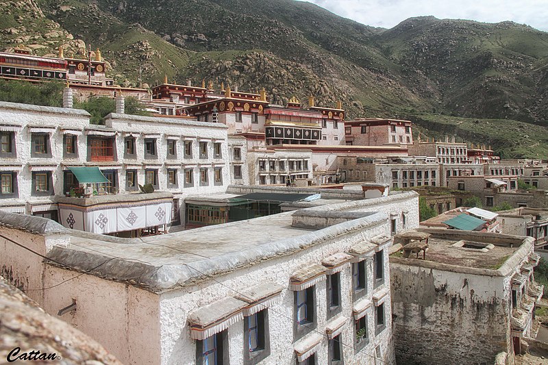 File:Drepung Monastery- 44622522335.jpg