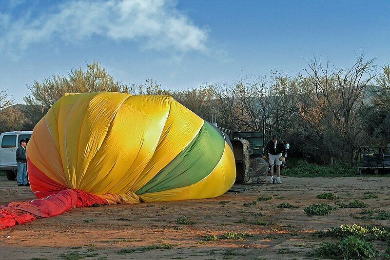 File:Hot Air Balloon 2 (2892799474).jpg