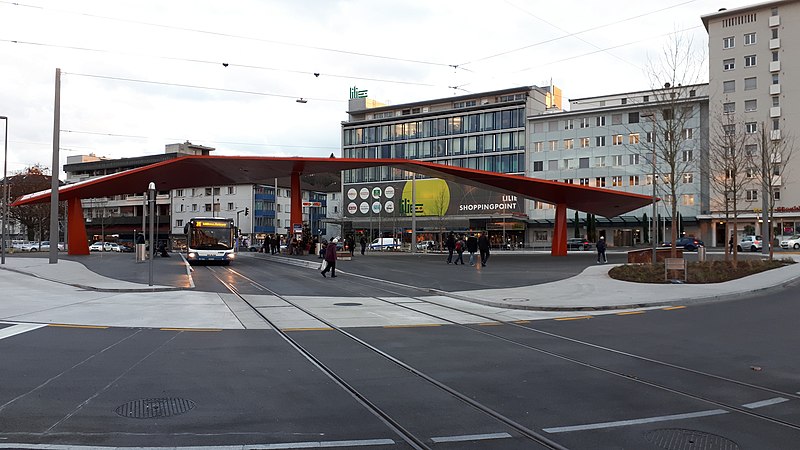 File:Stadtplatz Schlieren LTB 20181207.jpg