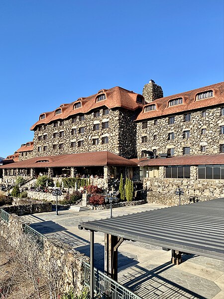 File:Grove Park Inn, Grove Park-Sunset, Asheville, NC - 51853830995.jpg