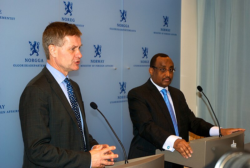 File:Erik Solheim and Abdiweli Mohamed Ali - 2012-02-27 at 12-29-14.jpg