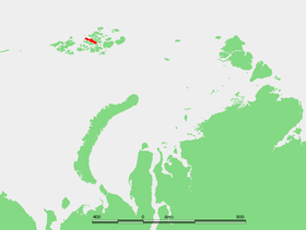 Carte de l'archipel François-Joseph, en rouge localisation de l'île Salisbury, l'île Élisabeth est à 4,5 km au nord-ouest de celle-ci.