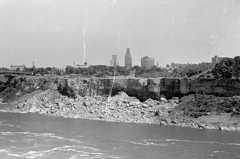 File:1969 Drained American Falls of Niagara River During Preservation Work (PICT0302).jpg