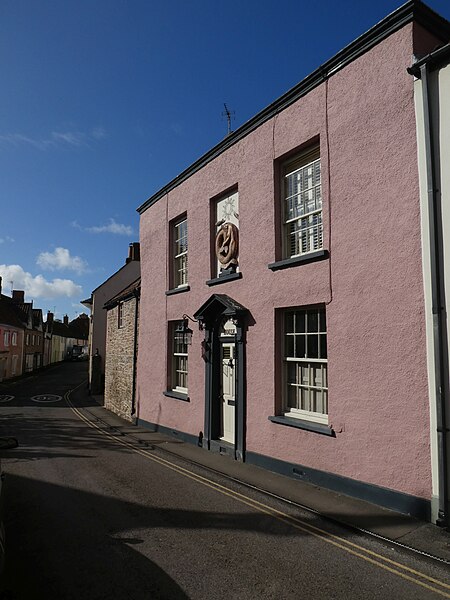 File:Arundel House, Axbridge (geograph 7033381).jpg