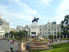 Plaza San Martín, the Casa Marcionelli can be seen behind the statue on the left