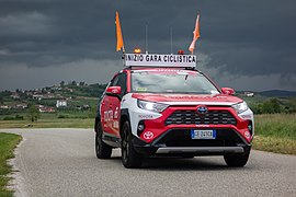 2021 Giro d'Italia official car (Toyota RAV4).jpg