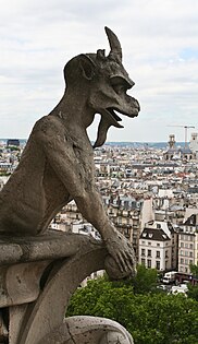 Quimera na fachada oeste da Notre-Dame de Paris