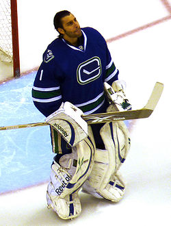 Roberto Luongo maskless.jpg