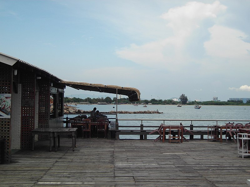 File:Thung Suk La, Si Racha District, Chon Buri, Thailand - panoramio (2).jpg