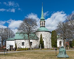 Kyrkan i april 2013.