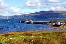 Craignure old pier - Seann chidhe Creag an Iubhair - geograph.org.uk - 599919.jpg