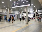 Kawasan tidak berbayar aras legar stesen LRT di mana terletaknya mesin tiket, setelah pengubahsuaian pada tahun 2018.