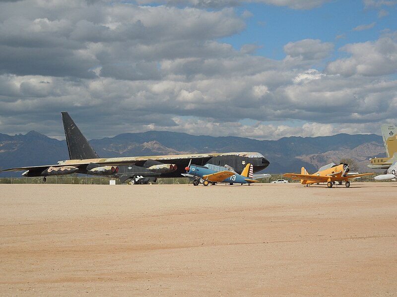 File:Pima Air & Space Museum - Aircraft 7.JPG