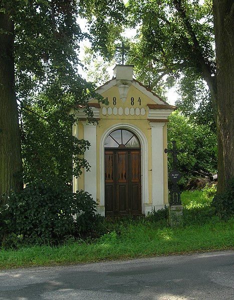 File:Postupice, Sušice, chapel.jpg