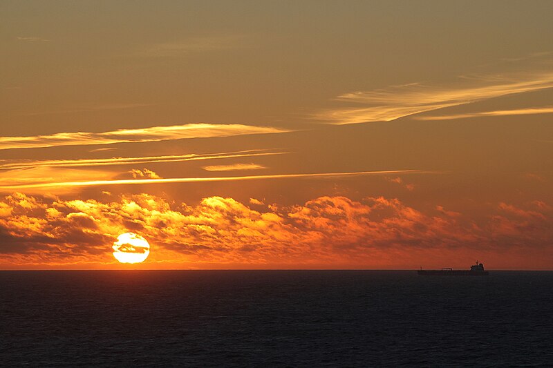 File:Sunset from MV Monte Alegre 030917.jpg