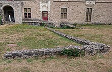 Photographie de bases de murs.