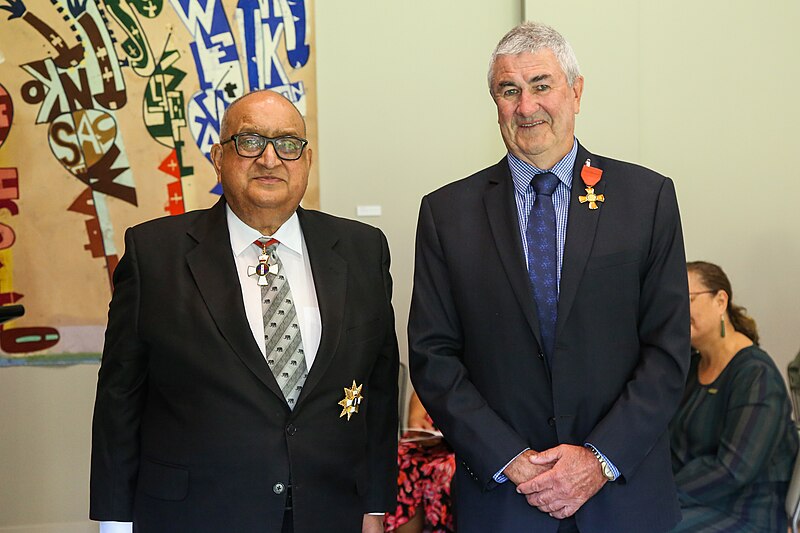 File:Brian Donnelly ONZM investiture.jpg