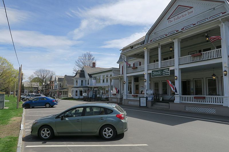 File:The Fullerton Inn, Chester VT.jpg