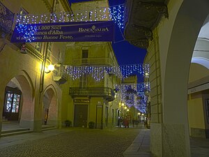 Via Cavour di notte.