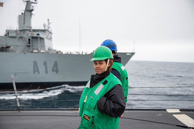 File:230519-N-UD253-707 - USS Oscar Austin (DDG-79) Conducts an Underway Replenishment with NATO Partner Ship ESPS Patiño (A-14).jpg