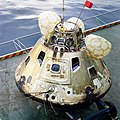Apollo 8 se kapsule nadat dit in die Stille Oseaan geplons het