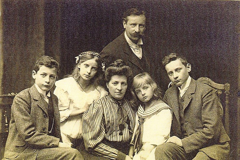 File:Familienfoto.jpg