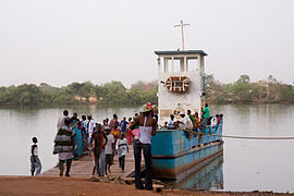 September 2013: Fähre bei Janjanbureh, Gambia