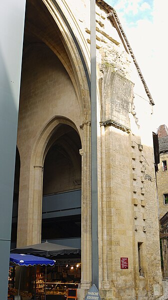 File:P1000291 Sarlat-la-Canéda, marché dans l'ancienne église Sainte-Marie (8221421031).jpg