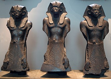 3 beelden van Senoeseret III British Museum