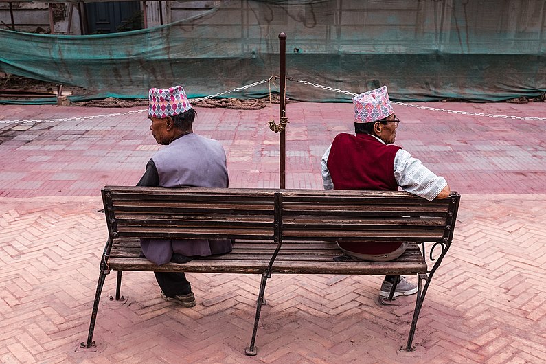 Bendy Bench (26226758780).jpg