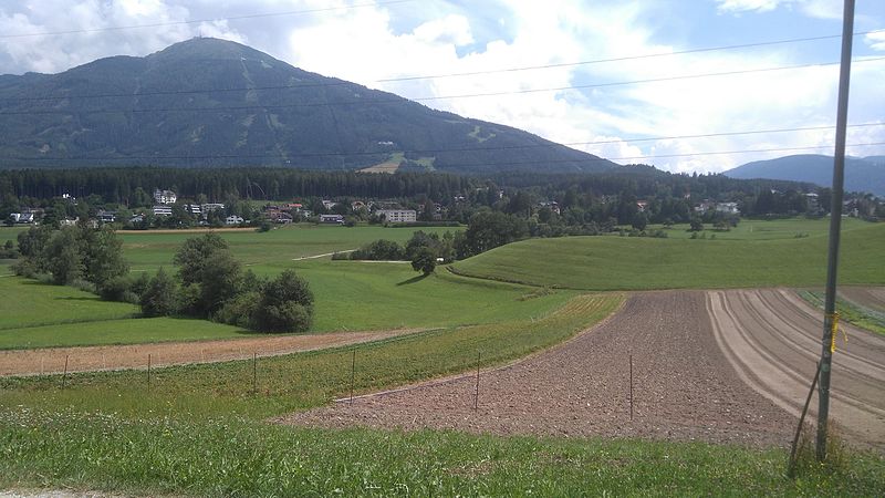 File:Blick von Vill nach Igls - panoramio.jpg