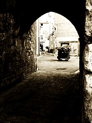 A view of a street in Cabasse