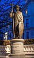 Estatua de Vladímir en Londres (Inglaterra) coa inscrición "Soberano de Ucraína"