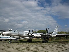 Ту-142МЗ в Государственном музее авиации Украины