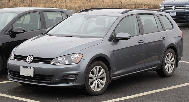 File:2015 Volkswagen Golf Sportwagen TDI, Front Left, 11-21-2021.jpg