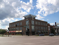 Grande Market Square katika Burnsville