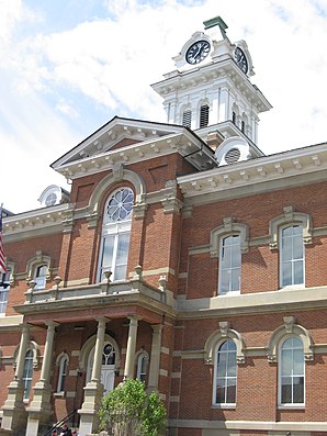 Das Athens County Courthouse, zusammen mit zwei weiteren Gebäuden als Athens Governmental Buildings seit 1979 im NRHP gelistet[1]