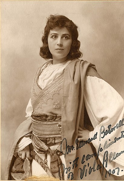 File:Stage actress Viola Allen (SAYRE 1010).jpg