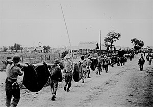 Filippiiniläisiä sotavankeja Bataanin kuolemanmarssilla vuonna 1942