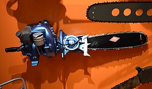 Chainsaw Titan 40 - 1950.jpg