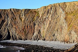 Kragen 'Furvyans Porth Kragen' yn Hartland Quay, Dewnans