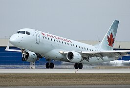 Een Embraer 175 van Air Canada