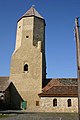 Il bergfried del castello di Freckleben: sono sopravvissute le pietre dei cardini (Scharniersteine) e la rientranza per il ponte levatoio sull'ingresso sopraelevato.