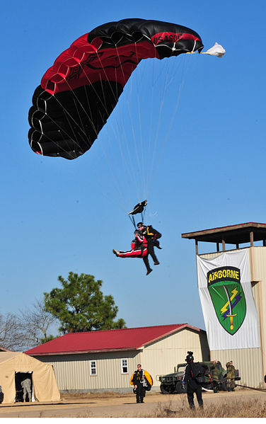 File:HALO jump 141211-A-QW291-275.jpg